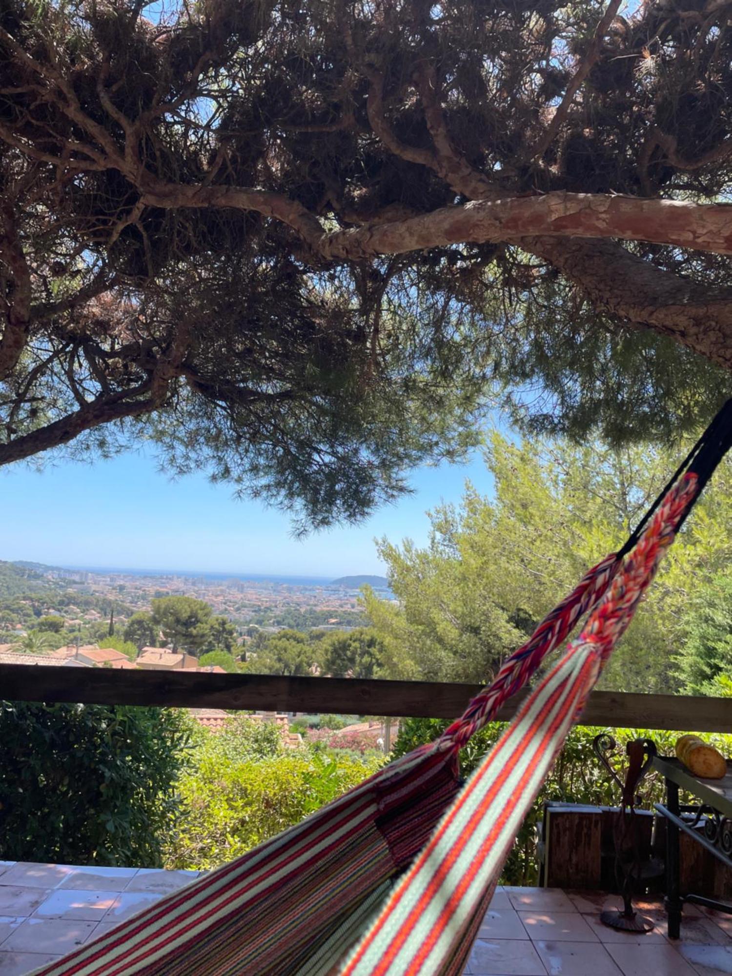 Au Calme Des Pins Avec Vue Toulon