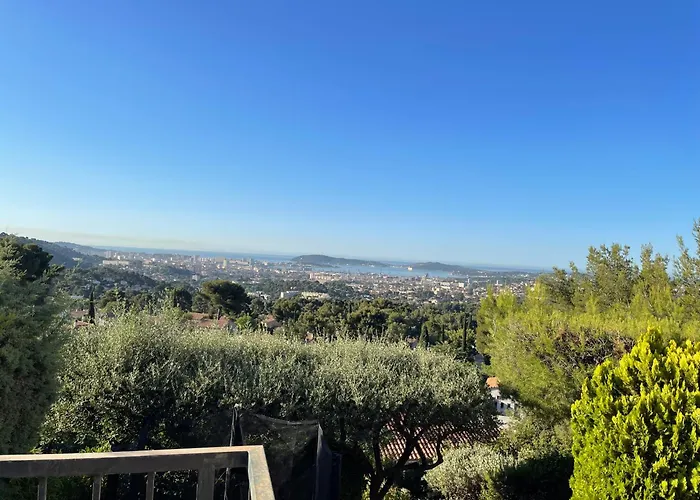Au Calme Des Pins Avec Vue Mer