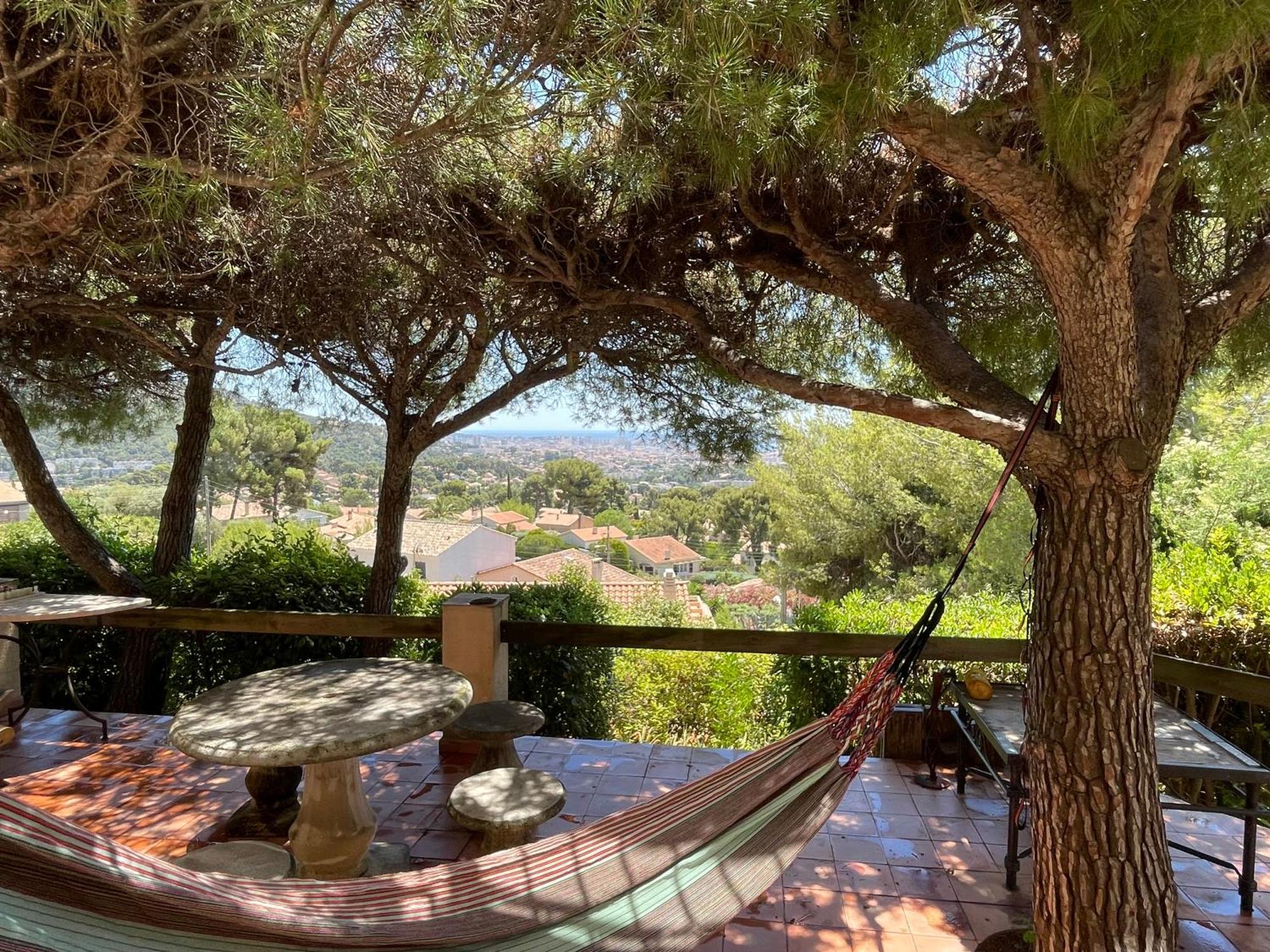 Au Calme Des Pins Avec Vue Toulon